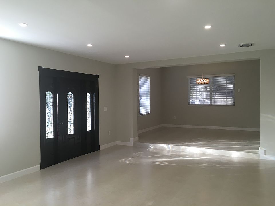 1st image of 3911 NW 59th Ave