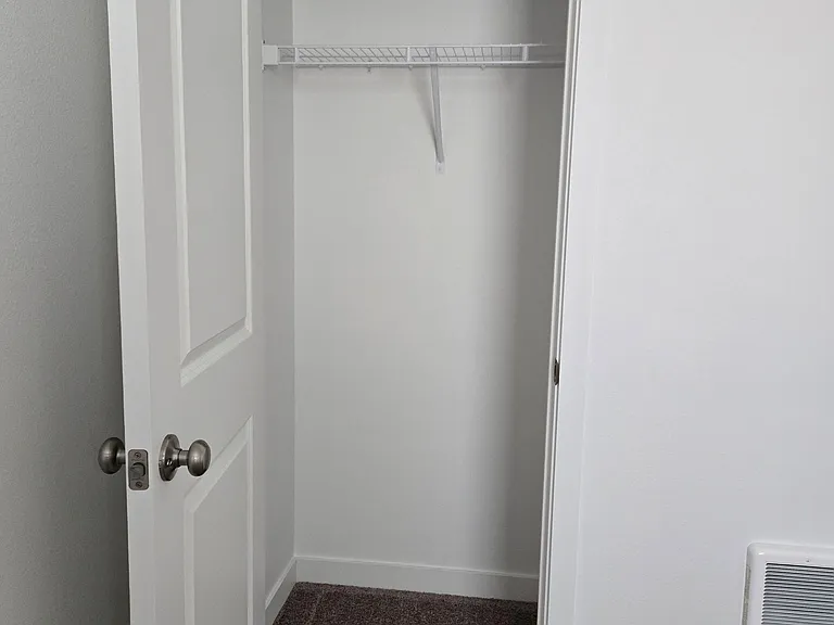 605 NE Mitchell St #MAIN — Photo 15