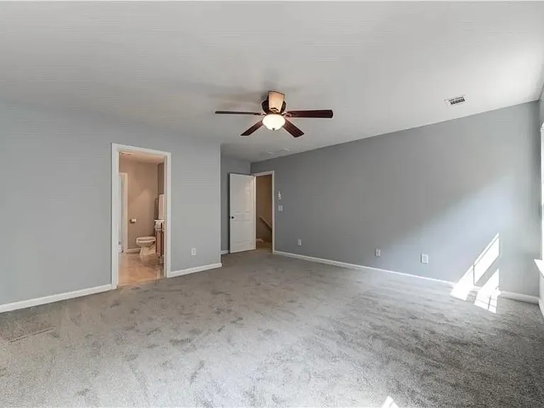 2820 Mayfair Dr — Photo 15