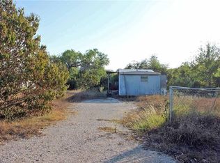 1515 Calder Rd, Dale, TX 78616