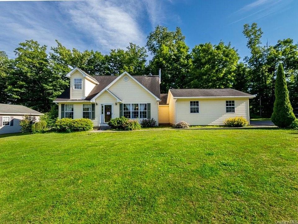 1st image of 25 Rosewood Ln