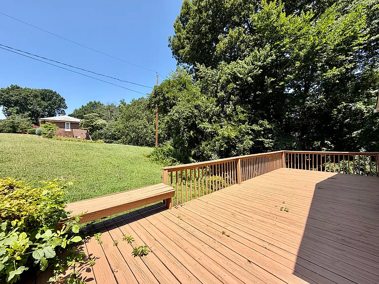 109 James Dr — Photo 36