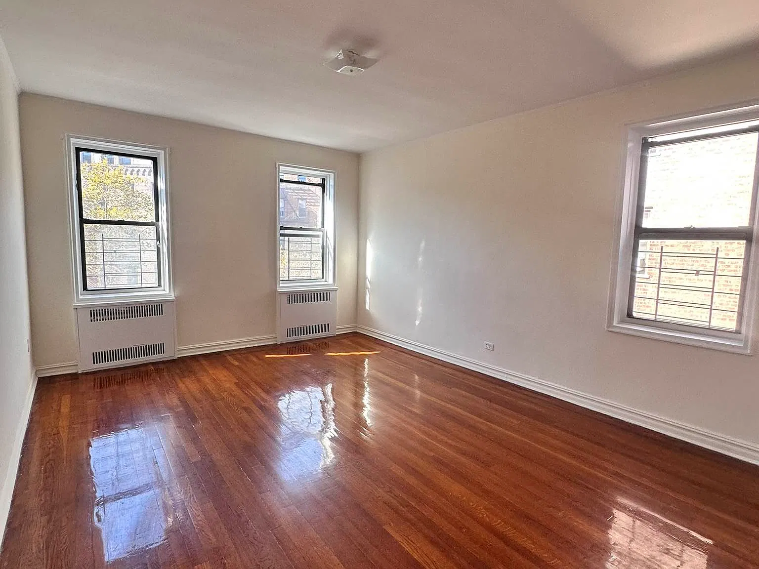 150 Corbin Place — Photo 3