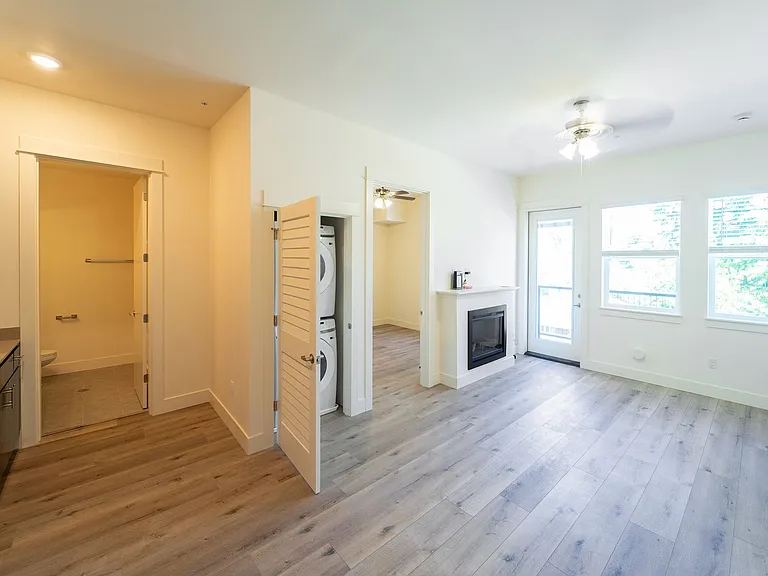 Capitol Hill Apartments — Photo 129