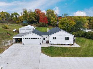 521 N 1st St, Buckley, MI 49620