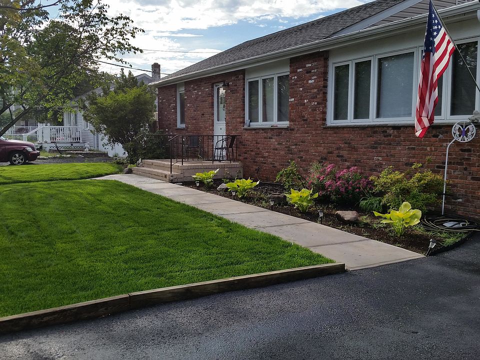 1st image of 148 Walnut Creek Ln