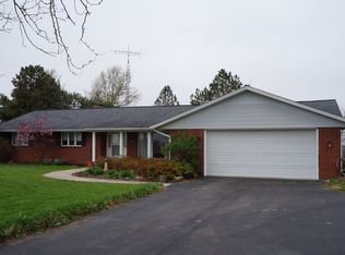 3512 N East Line Rd, Esmond, IL 60129