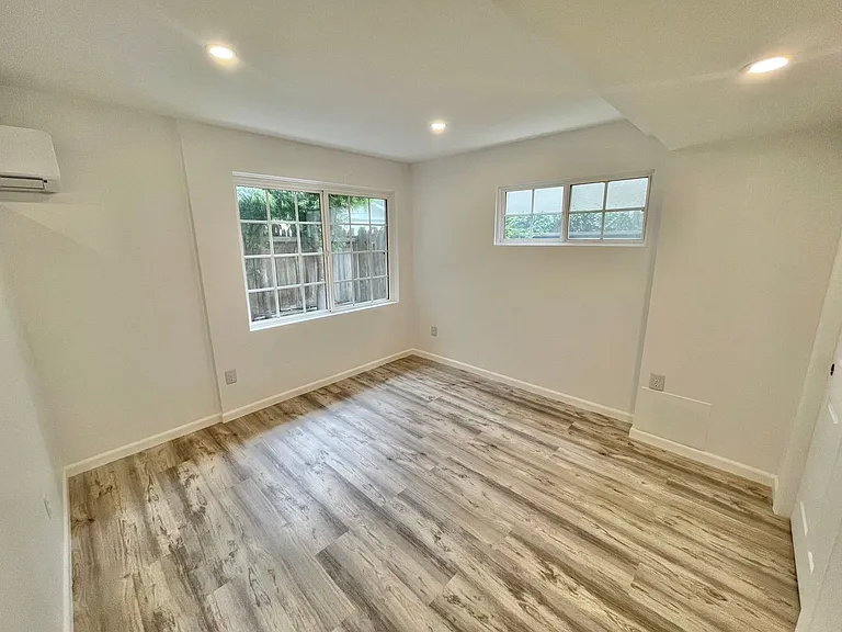 Stunning Ocean & Bay View Two-Story Home on the Long Beach Peninsula — Photo 7