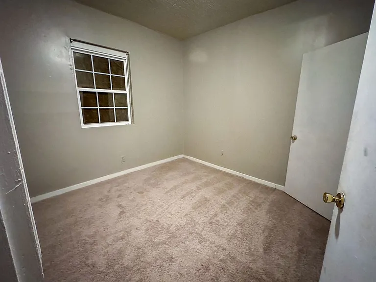 1812 Princeton Ave SW — Photo 3