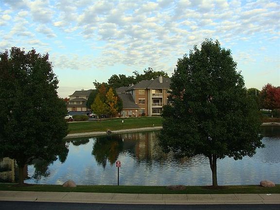 4th image of 10434 White Oak Ln Unit 2A