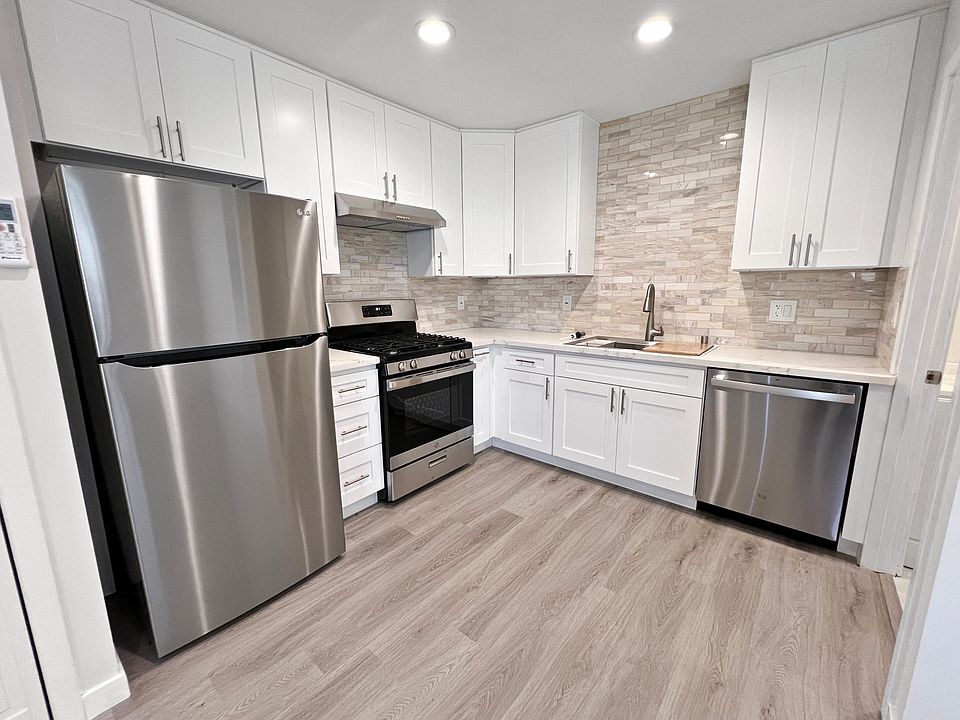1st image of 6469 Longridge Ave