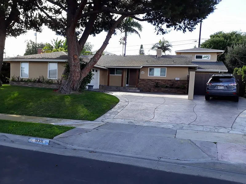 Newhaven Ln, Huntington Beach — Photo 2