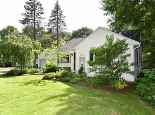 115 Fernwood Rd, Chagrin Falls, OH 44022