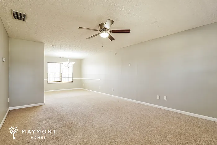 306 Frick Ln — Photo 4