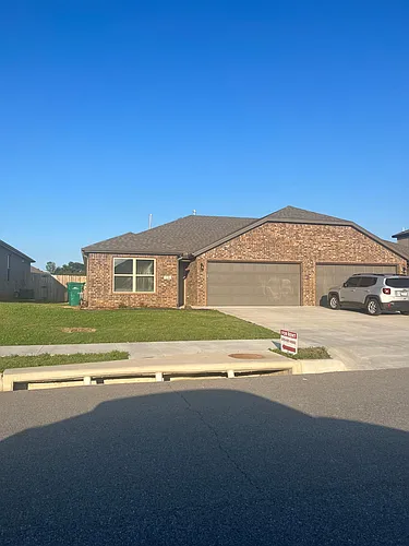 450 Red Robin St Photo 1