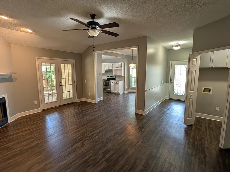 540 Linda St — Photo 8