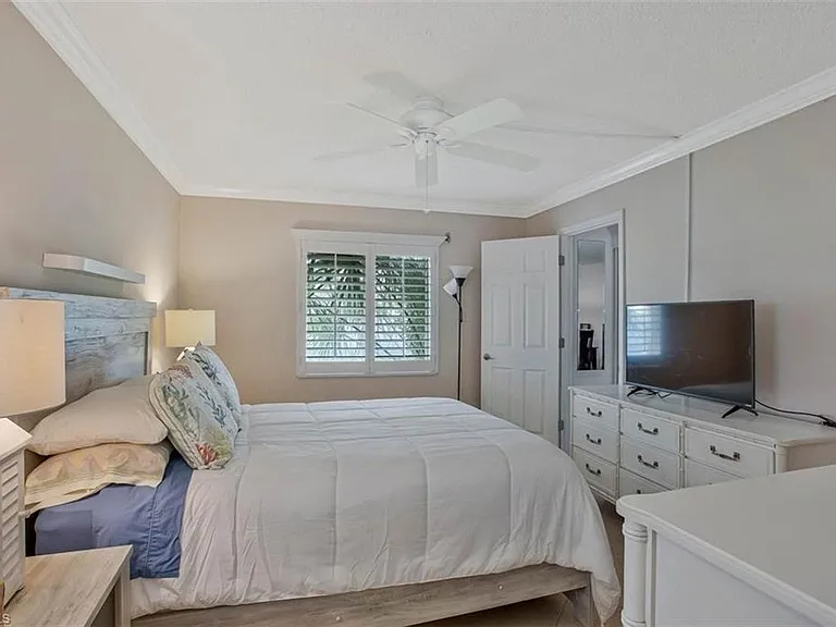 4318 27th Ct SW #101 — Photo 3