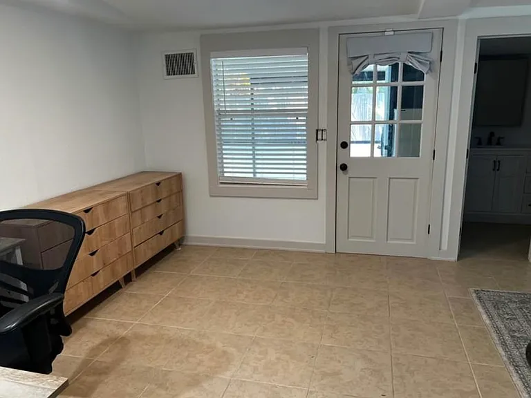 1340 Pine St — Photo 16