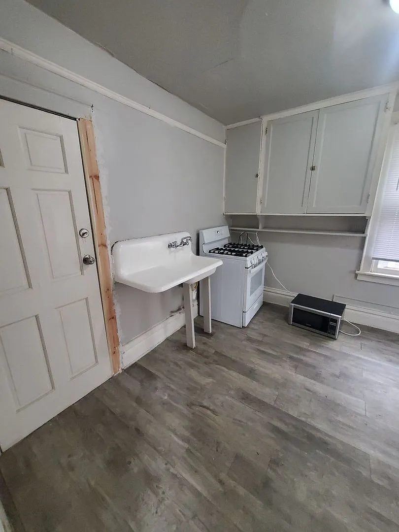 605 N. 30th - 5 Unit — Photo 4