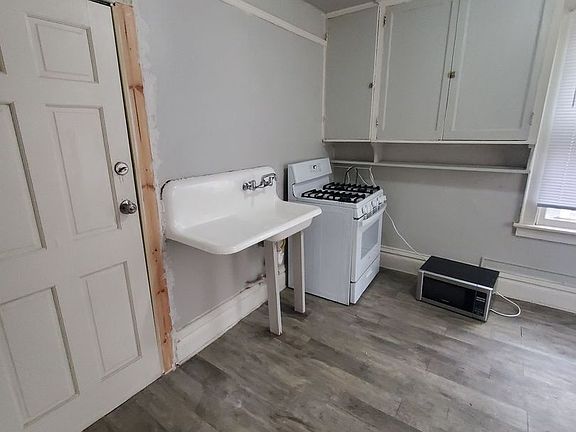4th image of 605 N 30th St #3