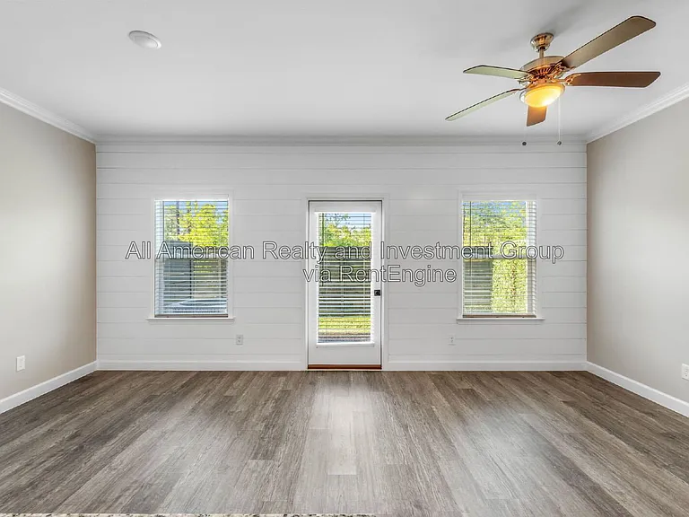 1817 Stable Ln — Photo 9