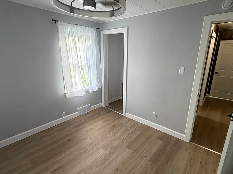 2735 Ohio St — Photo 13