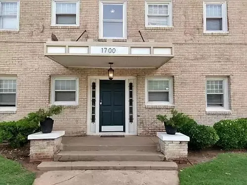 1700 N. Robinson Ave Photo 1