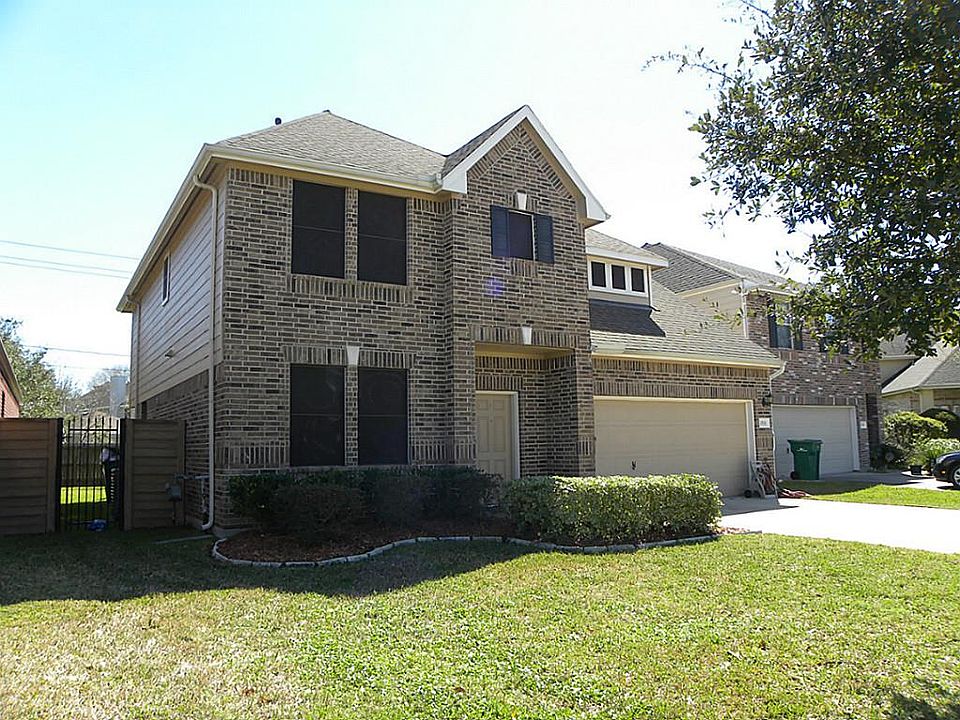 1st image of 2532 Pelican Dr