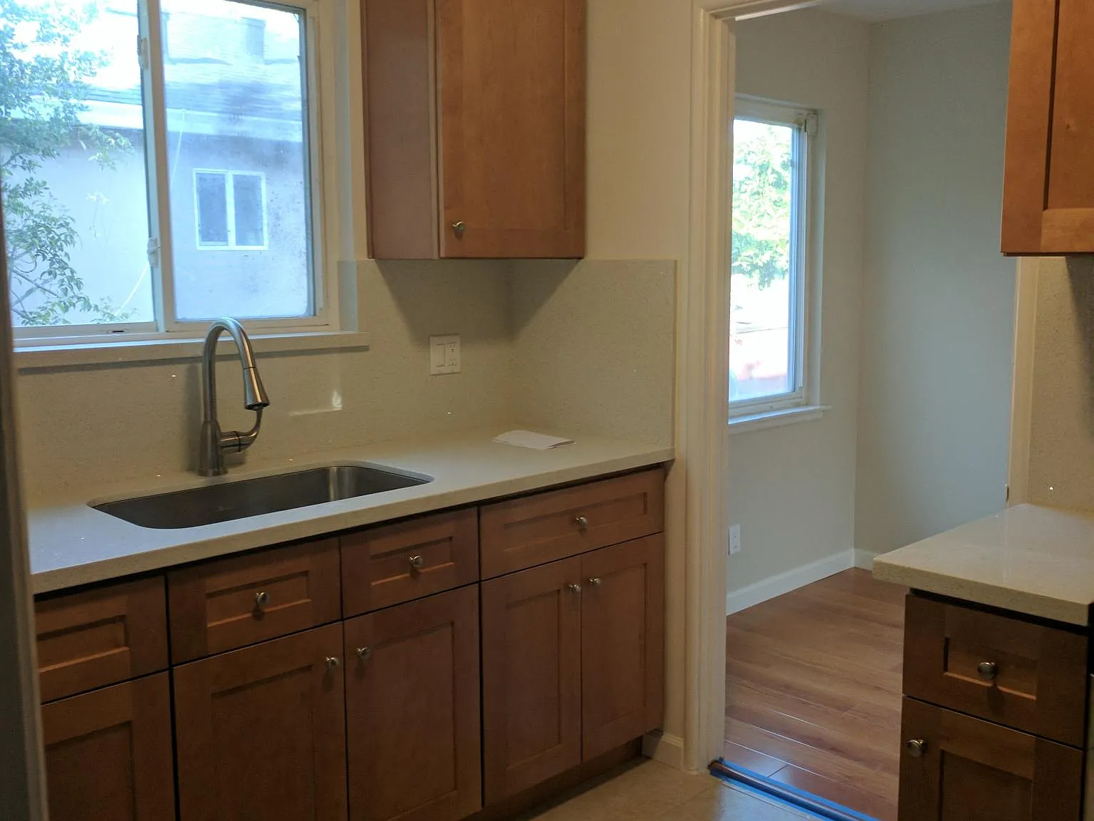 2 bed, 850 sqft, $3,600 — Photo 2