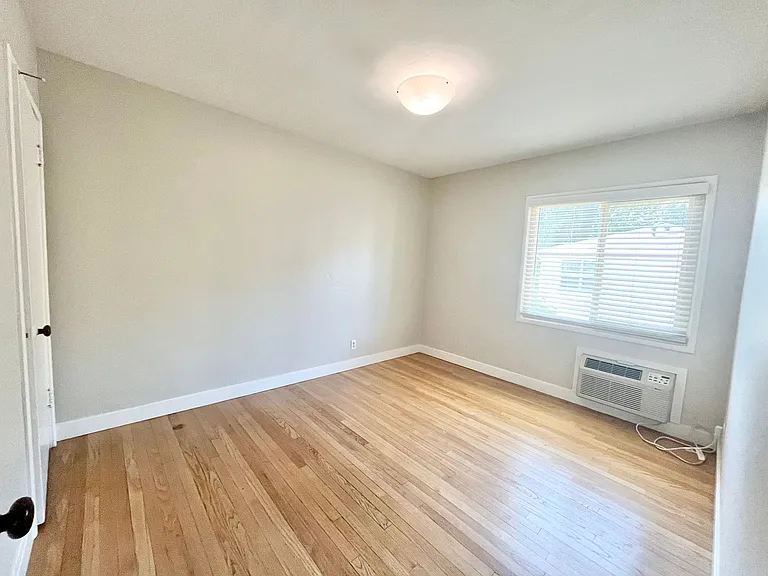 1320 P Street — Photo 7