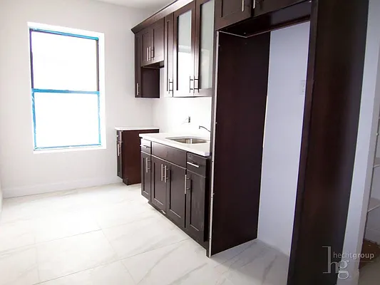 Rented by Hecht Group | media 1