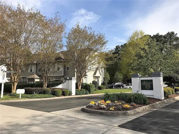 1303 Sitka Spruce Rd, Chesapeake, VA 23320