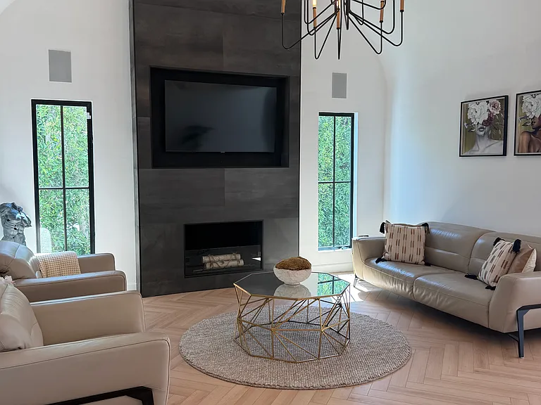 8700 Dorrington Ave — Photo 13