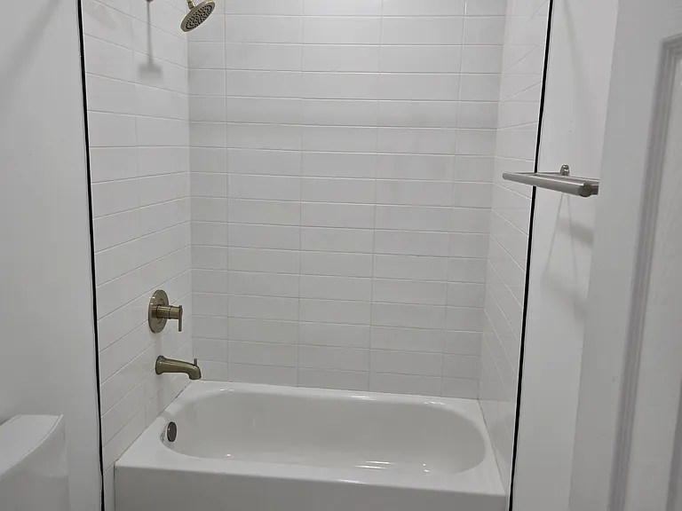 641 N 15th St #2 — Photo 6