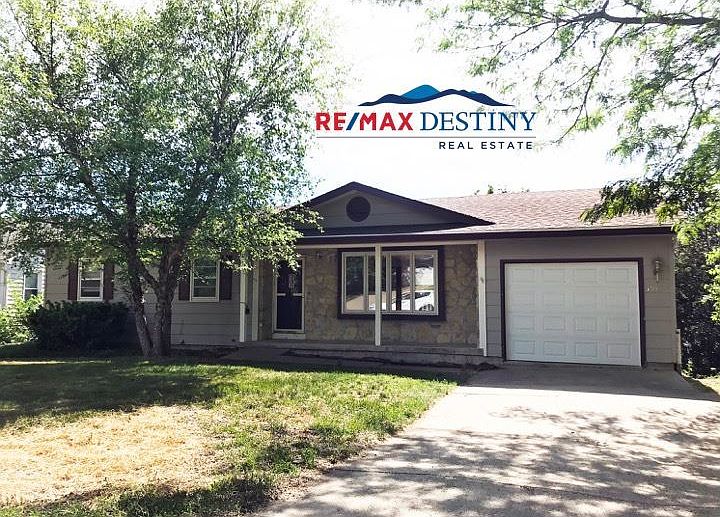 1st image of 1915 Crescent Dr