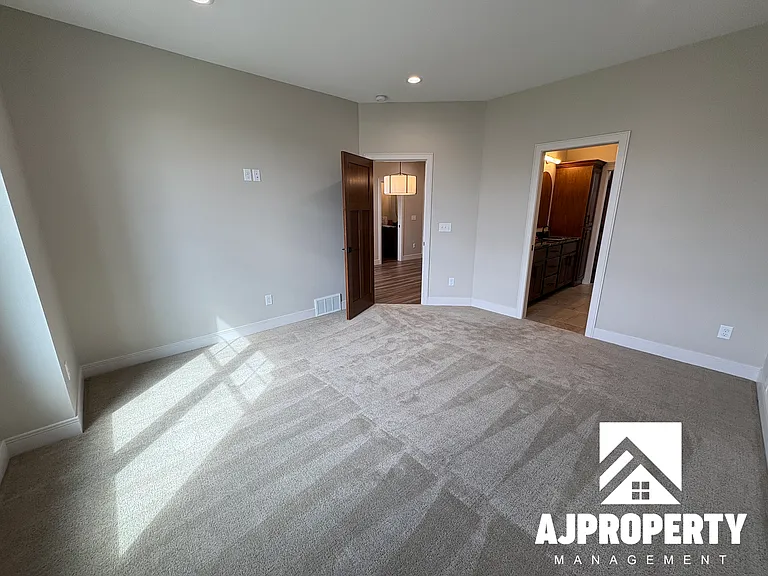 8607 W Shoreline Pl — Photo 9