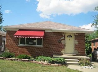 15219 Stephens Dr, Eastpointe, MI 48021