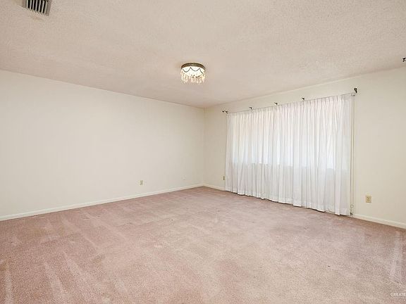 5th image of 1615 Ann St