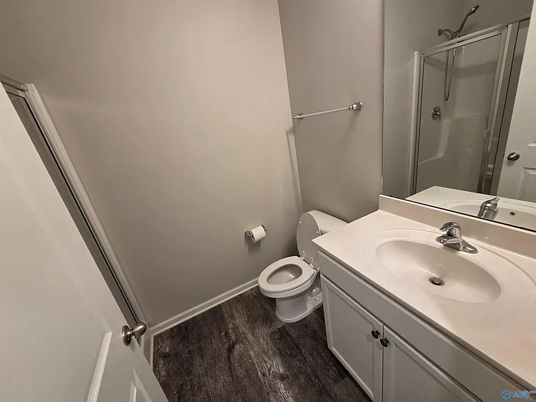 105 Fellington Ct — Photo 11