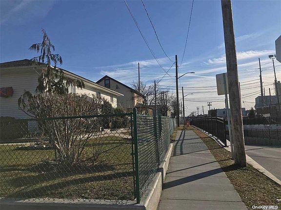 3rd image of 150 Urban Ave