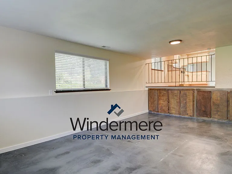 1285 Crescent Dr — Photo 24