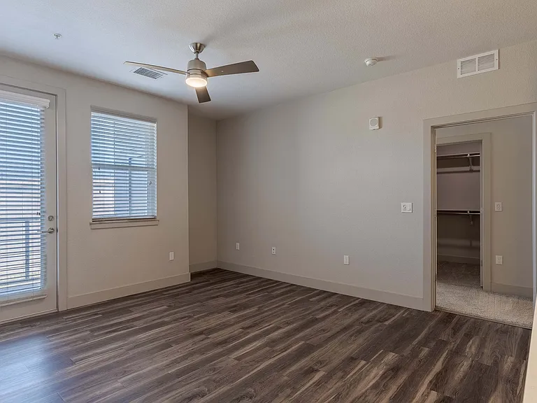 Encore Evans Station Apartments — Photo 30