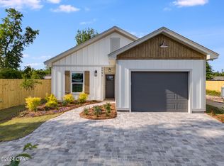 1591 1st St, Southport, FL 32409