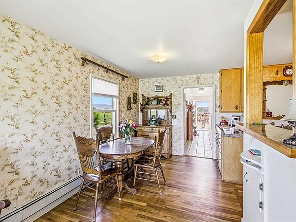 4th image of 21066 Kaiser Road