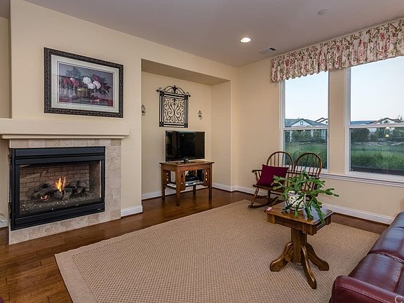 5th image of 1392 Vicki Ln