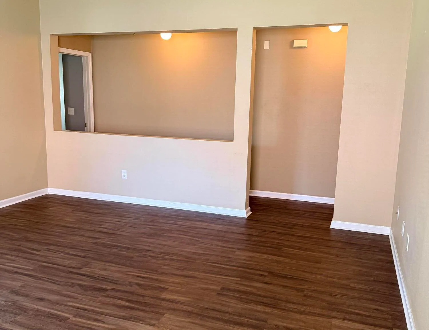 3 bed, 2.0 bath, 1611 sqft, $2,375 — Photo 4