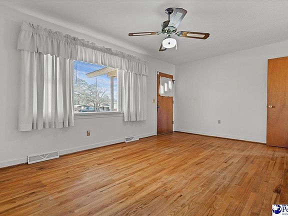 3rd image of 1105 Pineneedle Rd