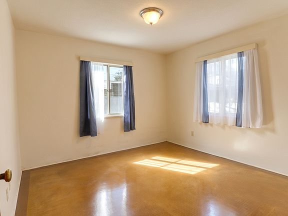 4th image of 2632 N Wilson Ave