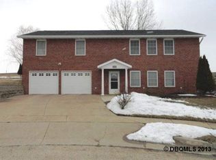 3981 Cora Dr, Dubuque, IA 52002