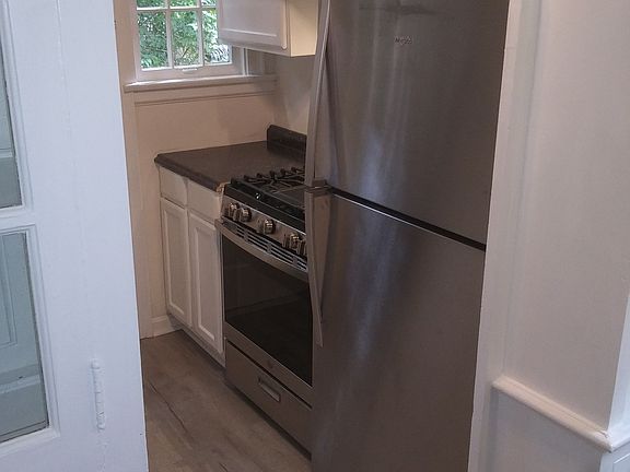 5th image of 124 W Oakland Ave APT B